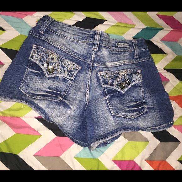 High waisted shorts - Picture 2 of 2